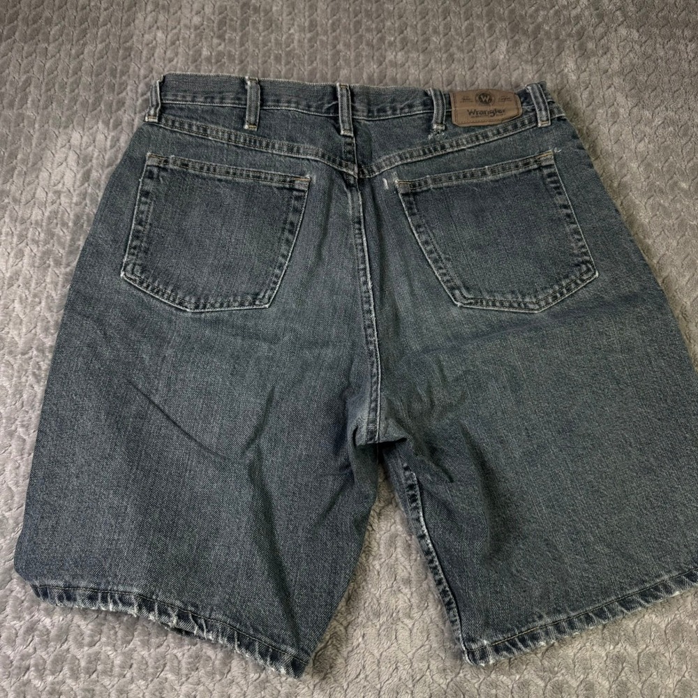Wrangler Mens Denim Shorts Dark Wash Relaxed Fit Workwear Size 34 Causual - Picture 13 of 15